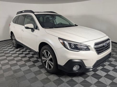 Used 2019 Subaru Outback 3.6R Limited AWD/4WD image 9