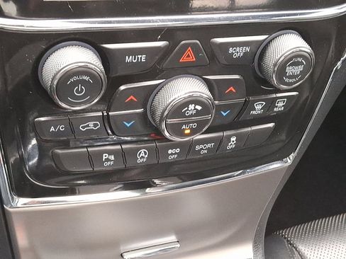 Certified 2021 Jeep Grand Cherokee Trailhawk w/ Trailhawk Luxury Group image 16