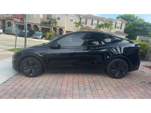 Used 2026 Tesla Model Y Long Range AWD/4WD image 2