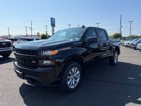 Certified 2022 Chevrolet Silverado 1500 Custom RWD image 3