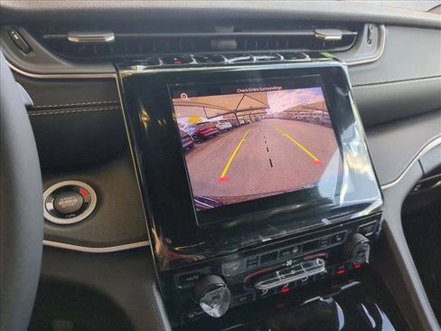 New 2025 Jeep Grand Cherokee L Altitude image 13