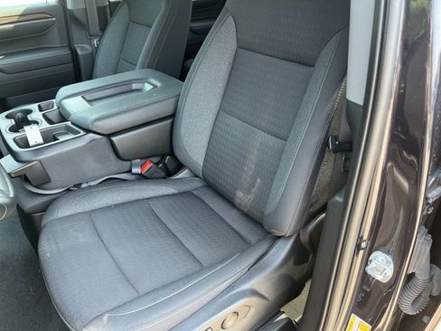 Used 2023 Chevrolet Silverado 1500 LT AWD/4WD image 20