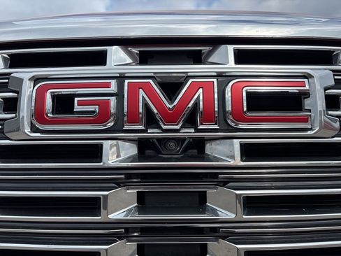 Used 2025 GMC Acadia Denali image 20