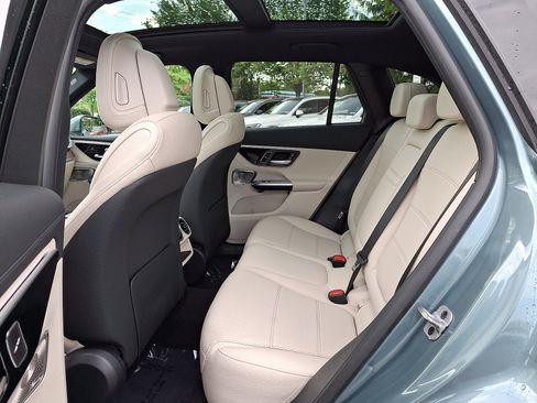 Certified 2025 Mercedes-Benz GLC 350e 4MATIC image 10