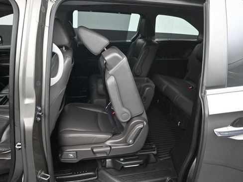 Used 2018 Honda Odyssey Touring image 35