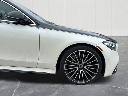 Used 2022 Mercedes-Benz S 580 S 580 image 11
