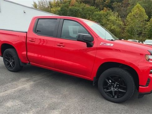 Used 2022 Chevrolet Silverado 1500 RST image 2