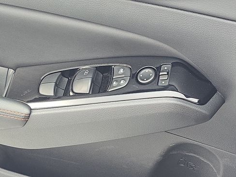 Certified 2025 Nissan Altima 2.5 SR FWD image 26