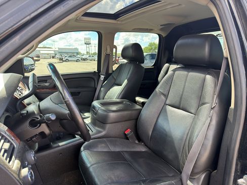 Used 2013 Chevrolet Avalanche LT AWD/4WD image 2