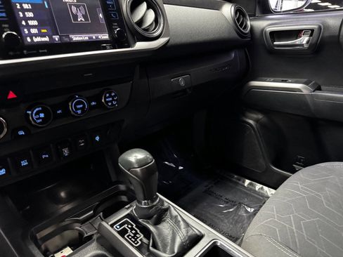 Used 2019 Toyota Tacoma TRD Off-Road image 24