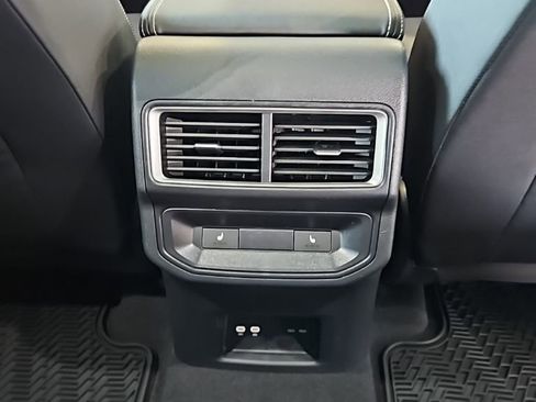 New 2026 Volkswagen Atlas Cross Sport SEL Premium R-Line AWD/4WD image 18