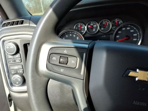 Used 2020 Chevrolet Silverado 1500 LT image 9