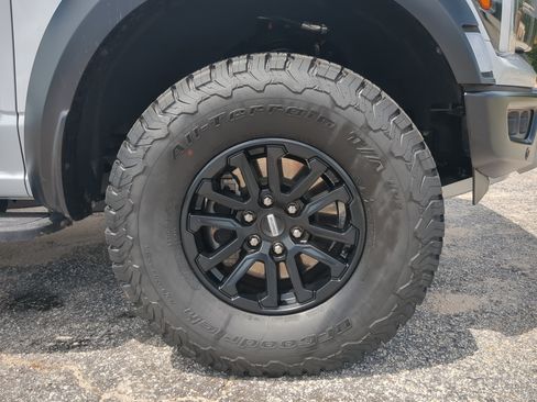 Certified 2025 Ford F150 Raptor AWD/4WD image 9