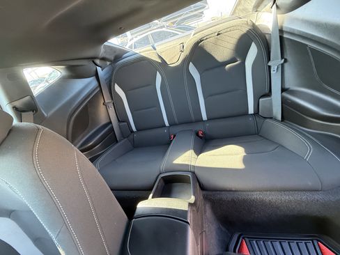 Used 2020 Chevrolet Camaro LT image 13