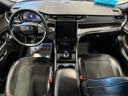 Used 2024 Jeep Grand Cherokee Altitude AWD/4WD image 28