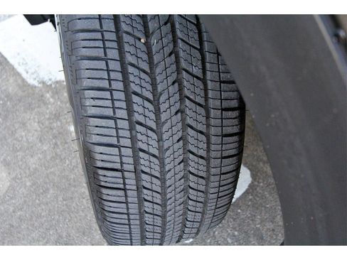 Used 2025 Nissan Kicks SV image 22