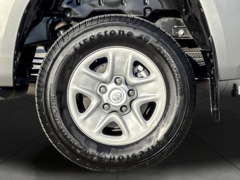 Certified 2018 Toyota Tundra SR5 image 23