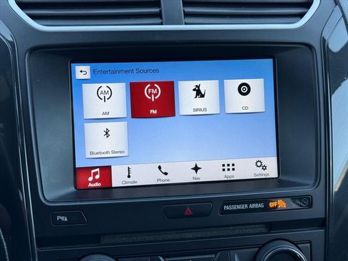 Used 2017 Ford Explorer XLT FWD image 21