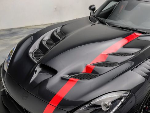 Used 2017 Dodge Viper ACR w/ Extreme Aero Package RWD image 41