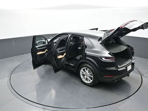 Certified 2024 Porsche Cayenne image 28