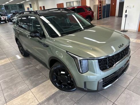 Used 2025 Kia Sorento SX AWD/4WD image 12