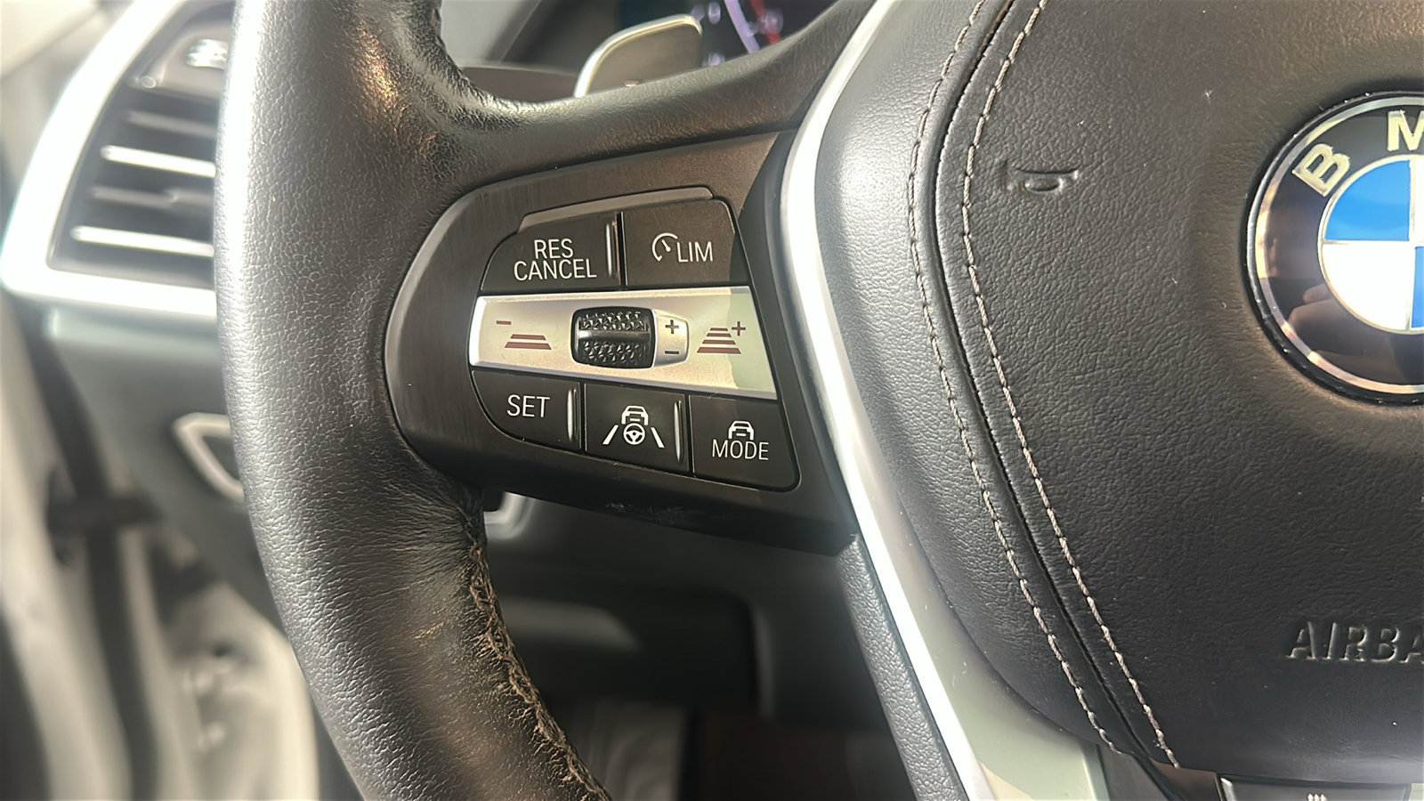 Used 2023 BMW X5 xDrive40i AWD/4WD image 21