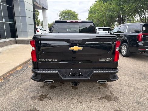 Used 2026 Chevrolet Silverado 1500 High Country w/ High Country Premium Package AWD/4WD image 6