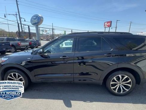 Certified 2023 Ford Explorer ST-Line AWD/4WD image 2