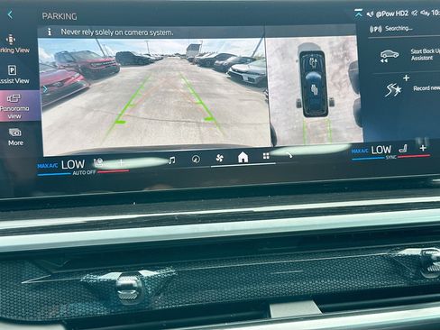 Certified 2025 BMW X7 xDrive40i w/ M Sport Package AWD/4WD image 14