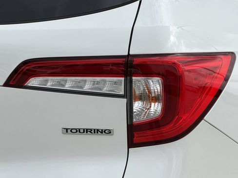 Used 2022 Honda Pilot Touring image 10