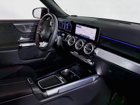 Certified 2025 Mercedes-Benz GLB 250 image 17