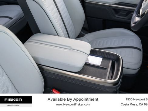 Used 2025 Rivian R1T Adventure image 36