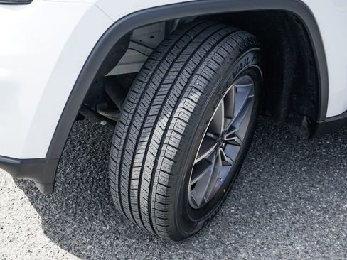 Used 2022 Jeep Grand Cherokee Limited image 44