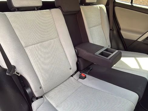 Used 2017 Toyota RAV4 XLE image 29