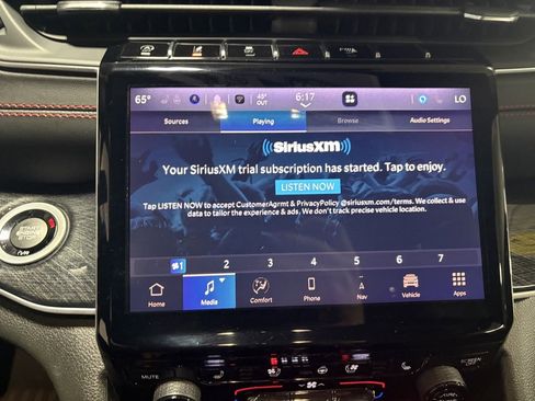 Used 2022 Jeep Grand Cherokee Trailhawk w/ Luxury Tech Group III image 18