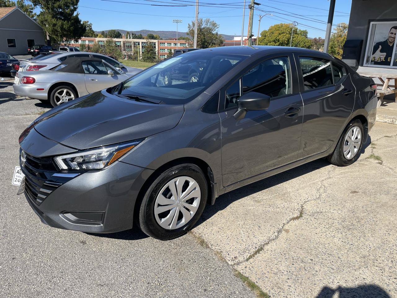 Used 2025 Nissan Versa S w/ Trunk Package FWD image 7