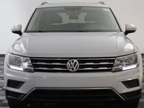 Used 2018 Volkswagen Tiguan SE w/ Panoramic Sunroof Package image 21