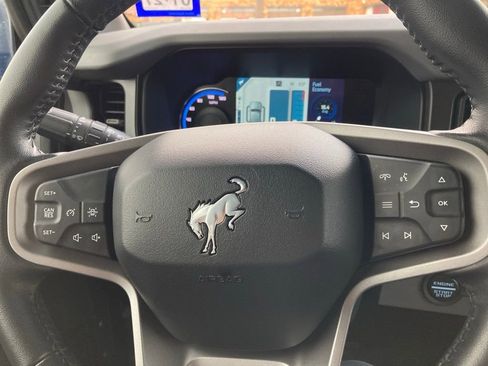 Used 2023 Ford Bronco Big Bend w/ Sasquatch Package image 18