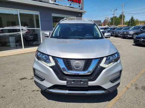 Used 2017 Nissan Rogue SV w/ SV Premium Package AWD/4WD image 2
