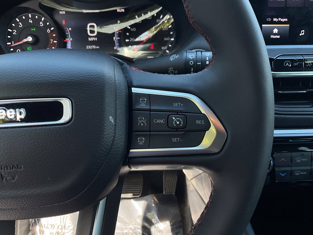 Used 2026 Jeep Compass Trailhawk AWD/4WD image 12