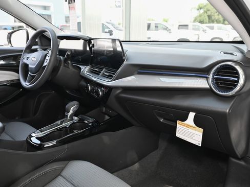 New 2026 Chevrolet Trax LT w/ LPO, Blackout Package image 34