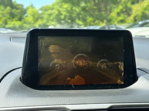 Used 2017 MAZDA MAZDA3 Touring image 31