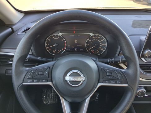 Used 2023 Nissan Altima 2.5 SV image 18