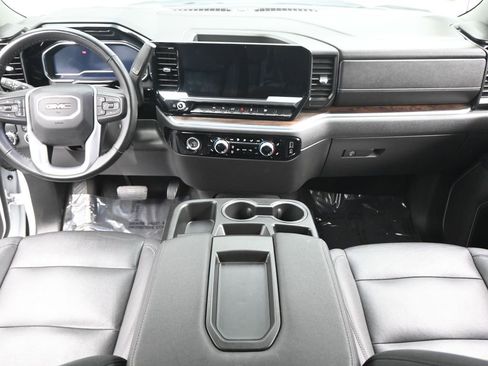Used 2024 GMC Sierra 1500 SLT image 16