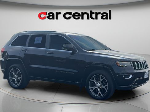 Used 2018 Jeep Grand Cherokee Limited AWD/4WD image 7