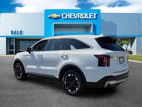 Used 2024 Kia Sorento S AWD/4WD image 5