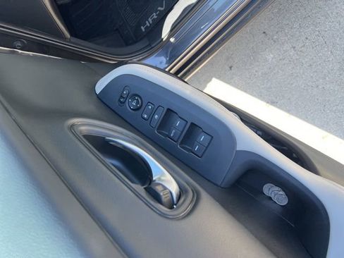 Used 2025 Honda HR-V LX image 13