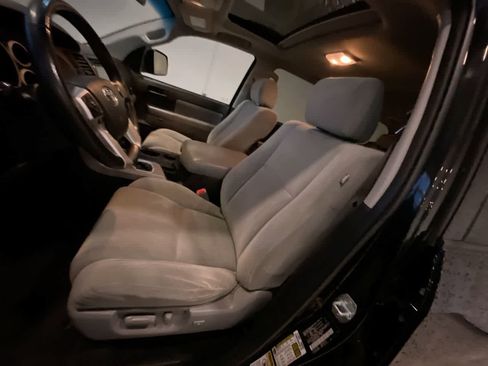 Used 2016 Toyota Sequoia SR5 AWD/4WD image 11
