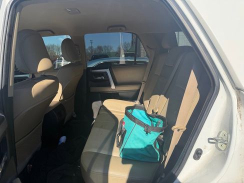 Used 2018 Toyota 4Runner SR5 Premium image 6