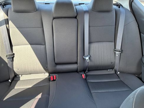 Used 2025 Nissan Altima 2.5 SV FWD image 38